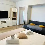 & Studiouri Melia Apartament *