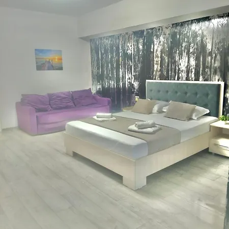 & Studiouri Melia Эфорие Норд