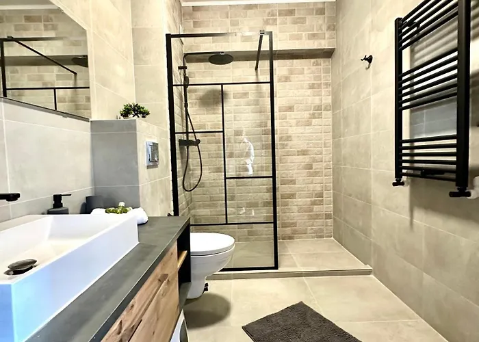 & Studiouri Melia Эфорие Норд